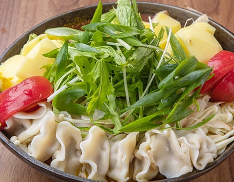 スパイシー味噌カレーのもっちもち餃子鍋2