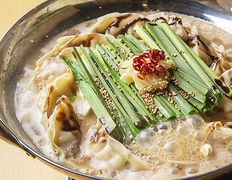 餃子鍋【黒豚餃子博多豚骨仕立て】