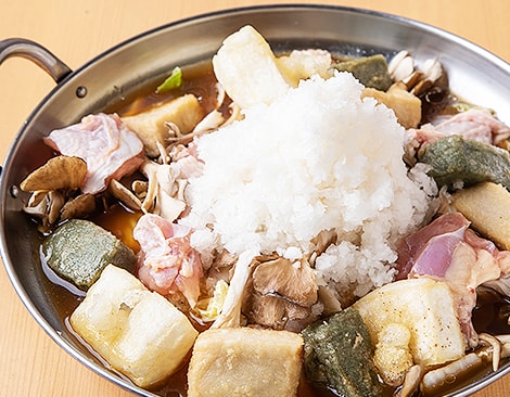 揚げ餅と生麩の鬼みぞれ鍋