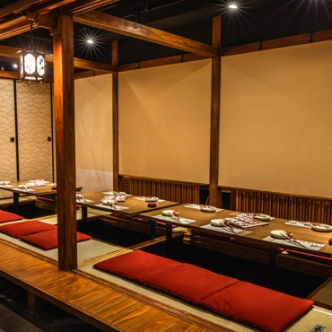 わらやき屋 四万十川 新宿店 雰囲気