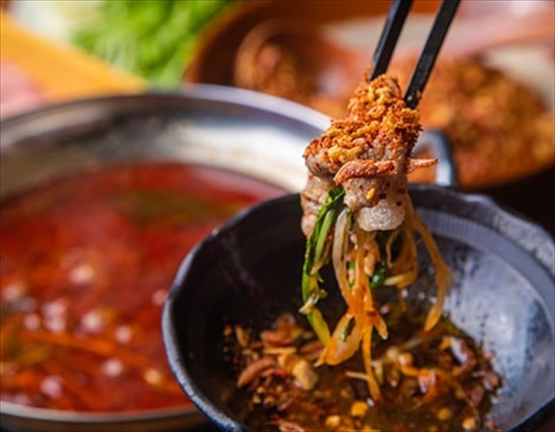 鬼辛旨！スパイスまみれのドラゴンしゃぶしゃぶ
